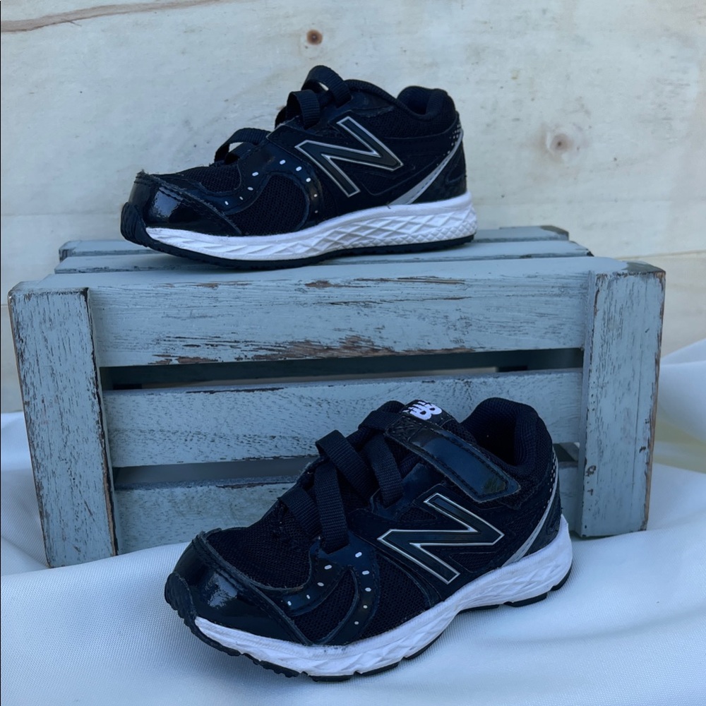 Kids size US 7 New Balance 790 v2